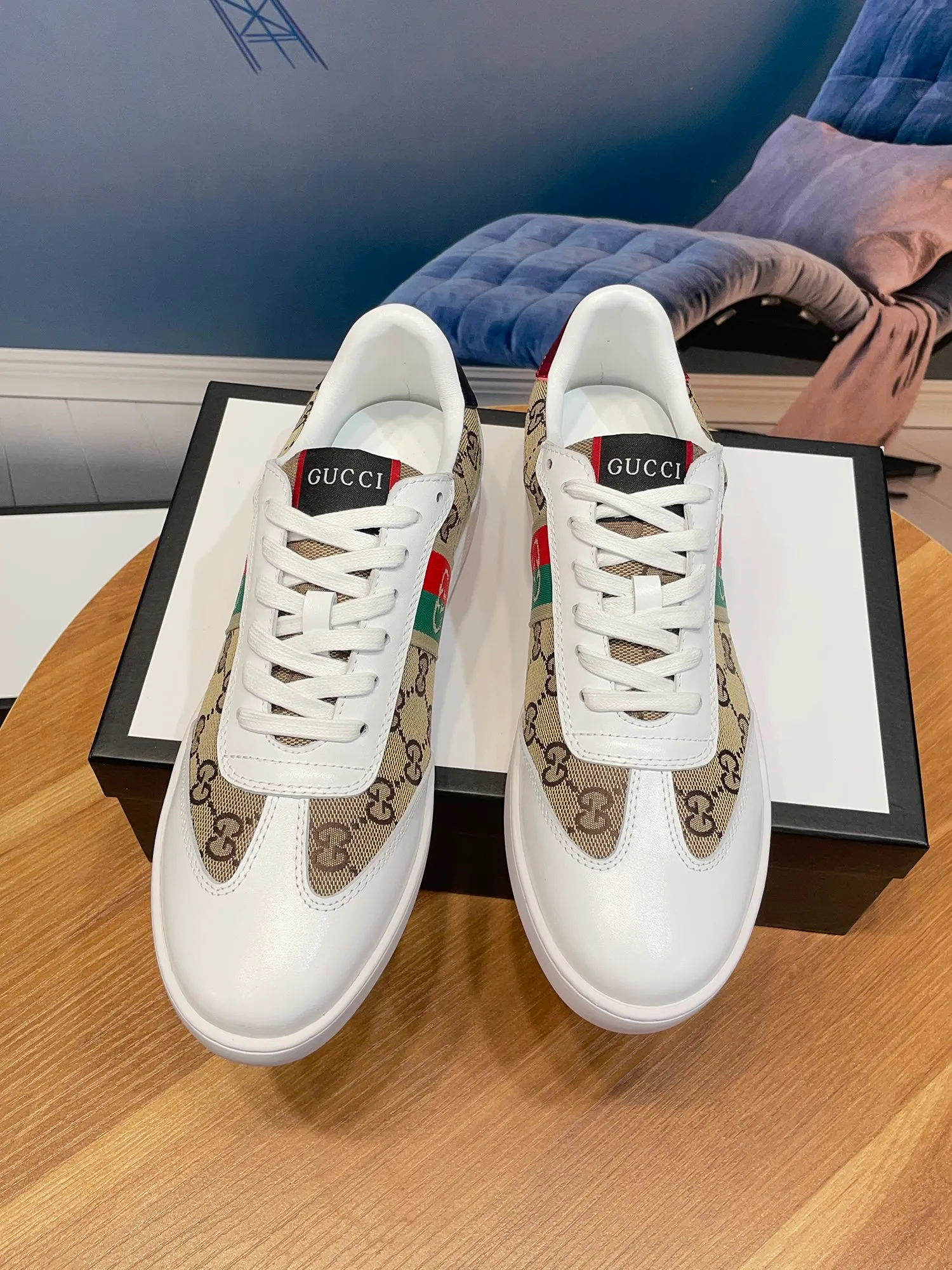 Factory price: 400💰New model is here again! [Gucci Sports Men's Shoes] Gucci fashionable casual men's shoes🇨🇳Original 1:1 mold opening, new model debuts first💯Not high-profile but avant-garde, simple, low-key and fashionable, super versatile style🌿Made with original cowhide leather and cloth➕Sheepskin lining🎋The version is comfortable on the feet, first-class workmanship🍍Size 38-44, (customized 45)👉